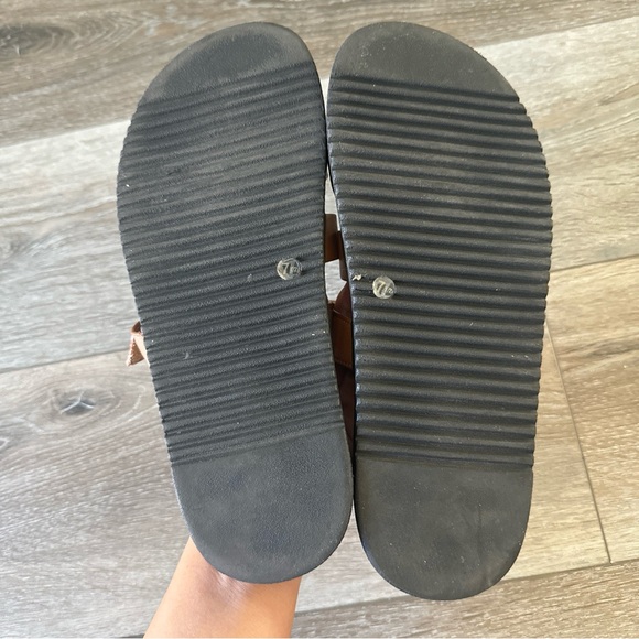 Steve Madden Mayven Camel Leather Sandal Size 7.5 EUC - Picture 8 of 8